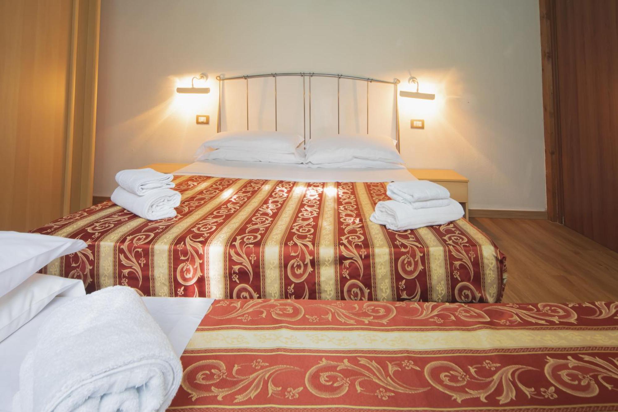 Heliopolis Camping & Village Pineto Exteriör bild